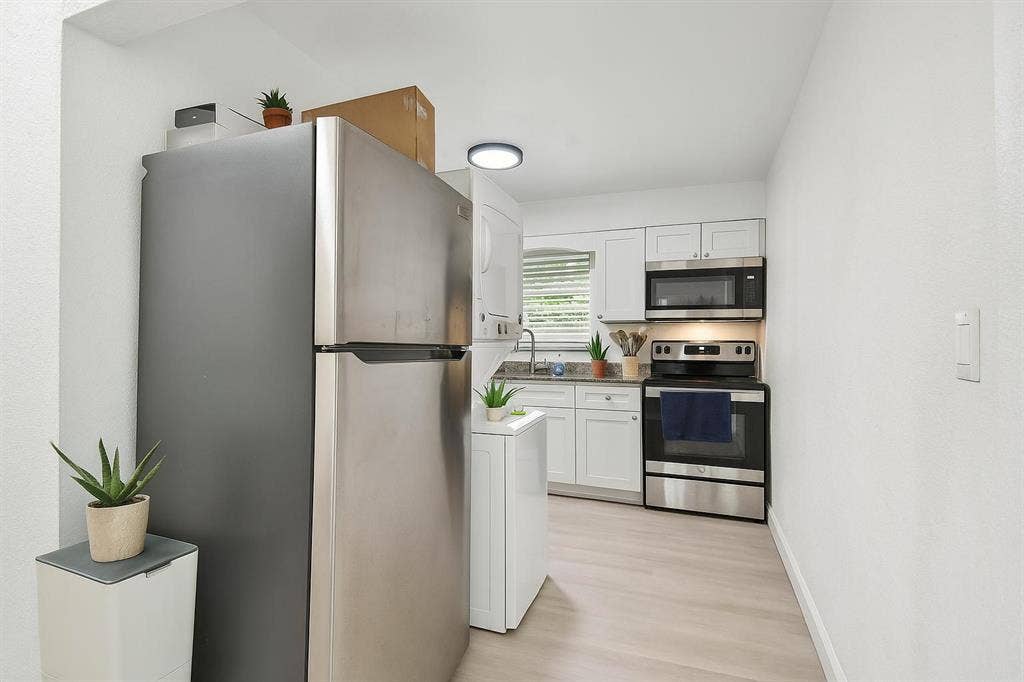 9 BR in St. Petersburg