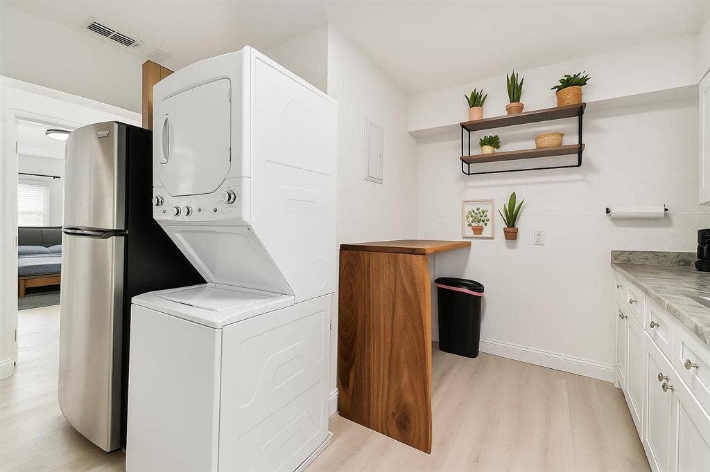 9 BR in St. Petersburg