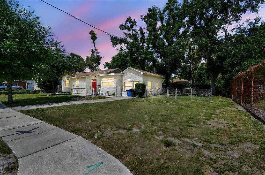 9 BR in St. Petersburg