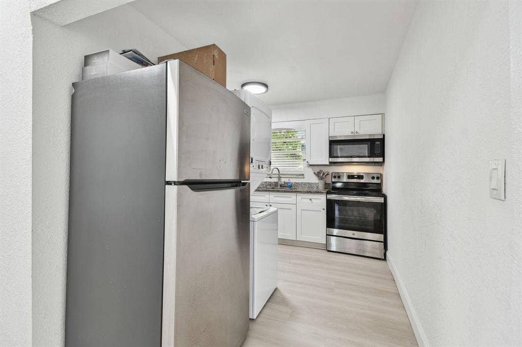 9 BR in St. Petersburg