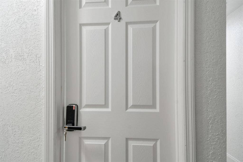 9 BR in St. Petersburg