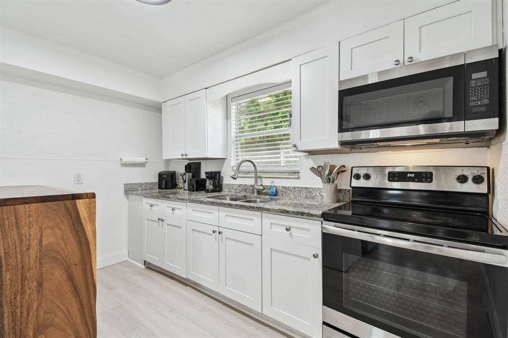 9 BR in St. Petersburg