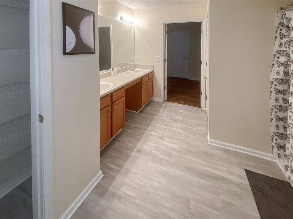 8 BR in Conley