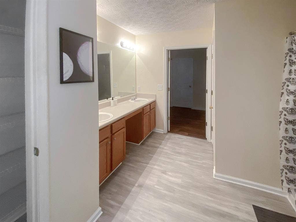 8 BR in Conley