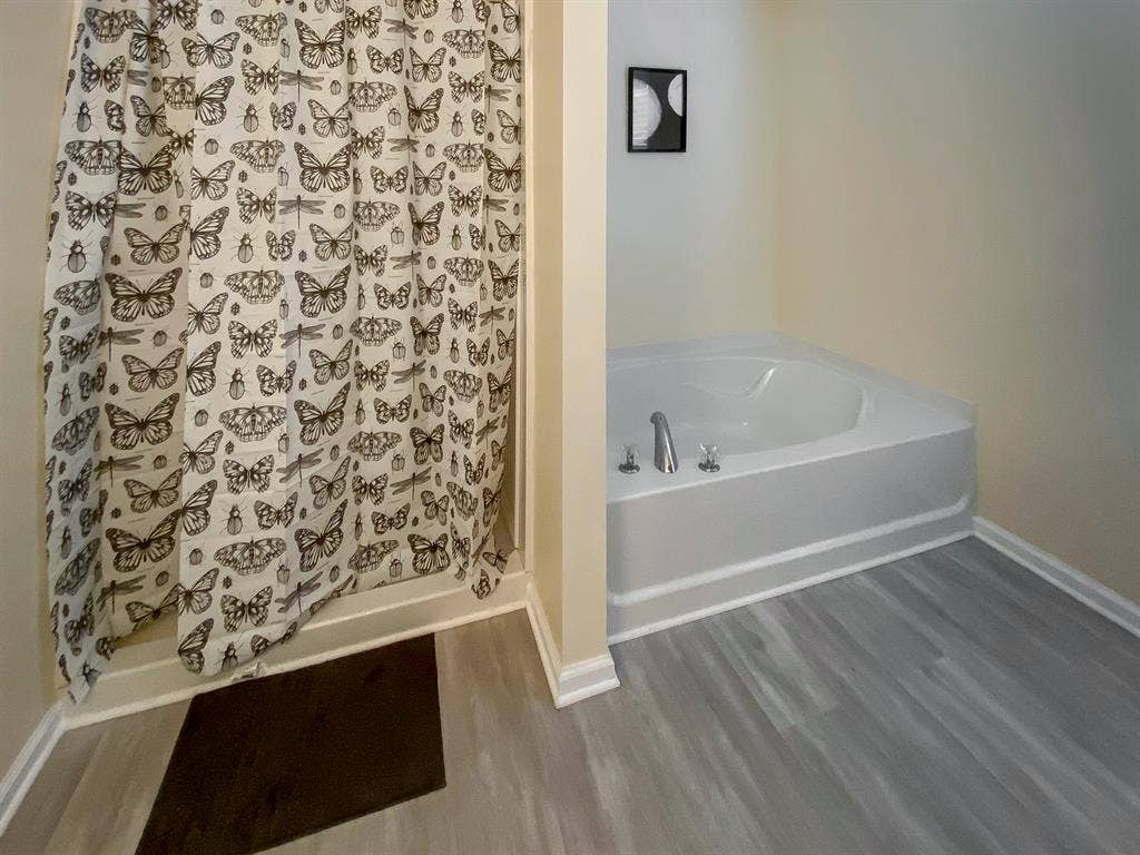8 BR in Conley