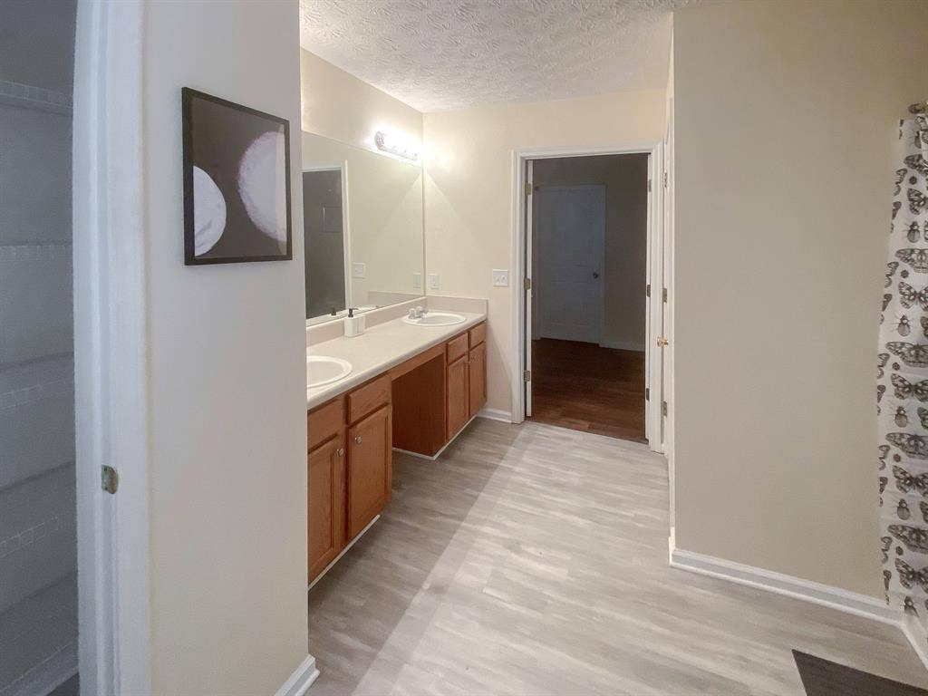 8 BR in Conley