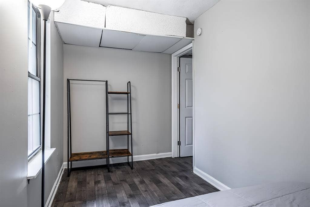 8 BR in College Park