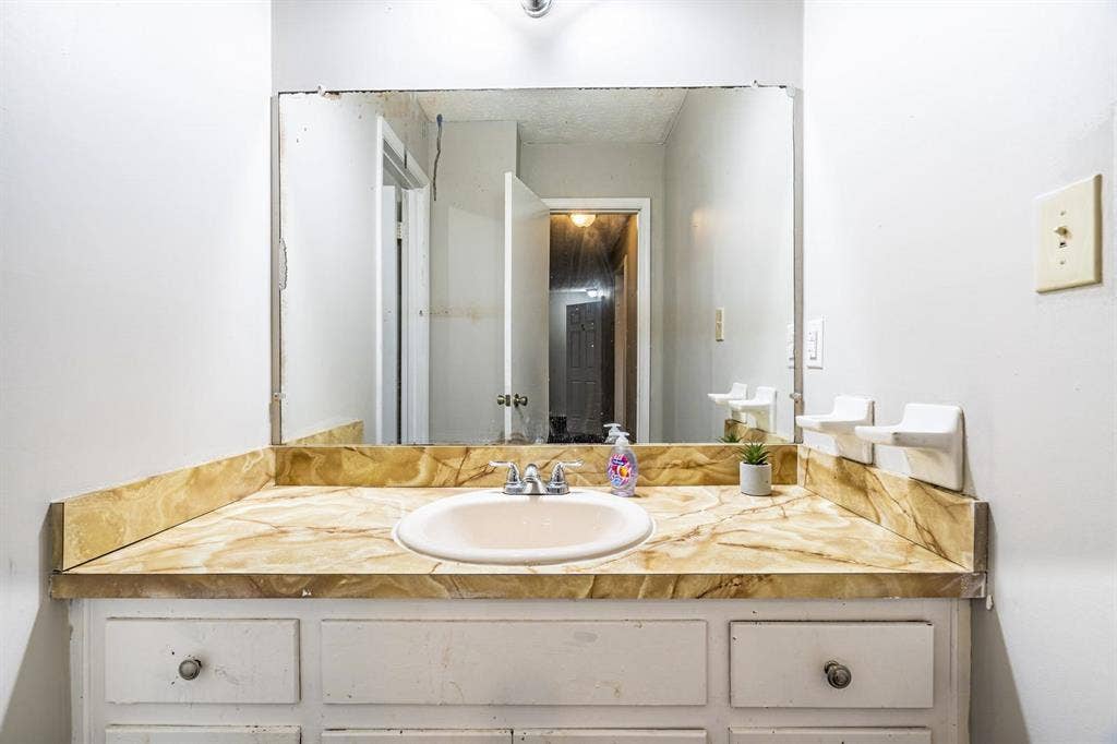 8 BR in College Park