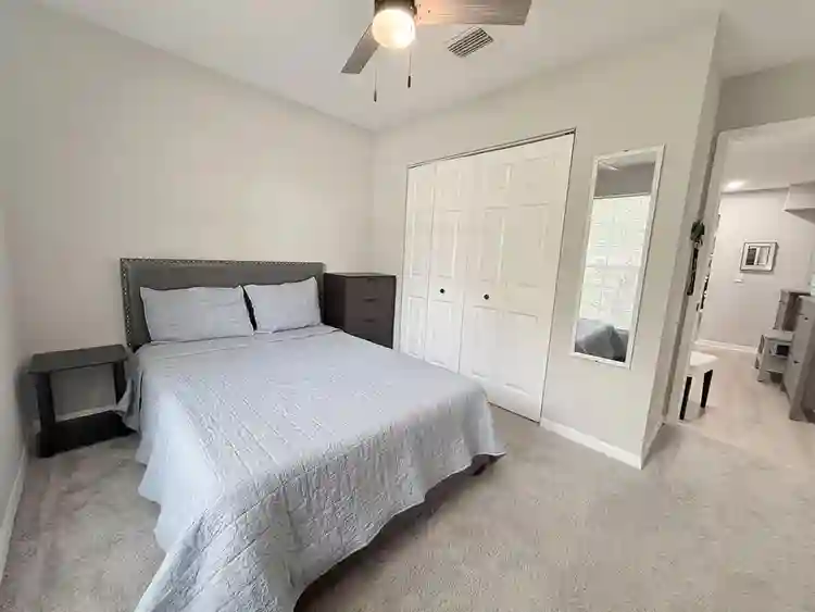 6 BR in Jacksonville