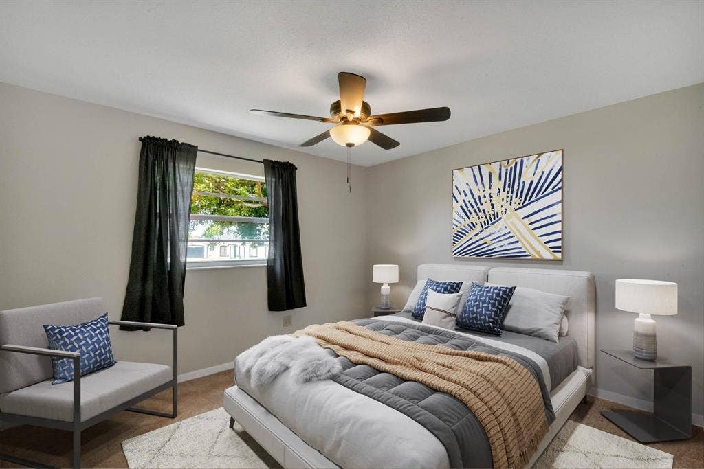 8 BR in Deltona