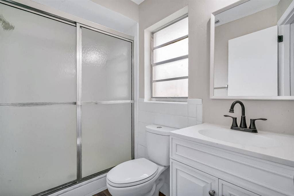 8 BR in Deltona