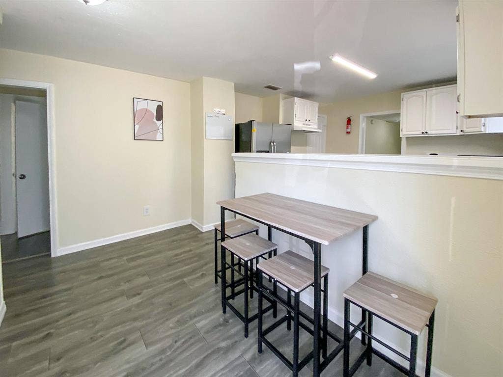 4 BR in Jacksonville