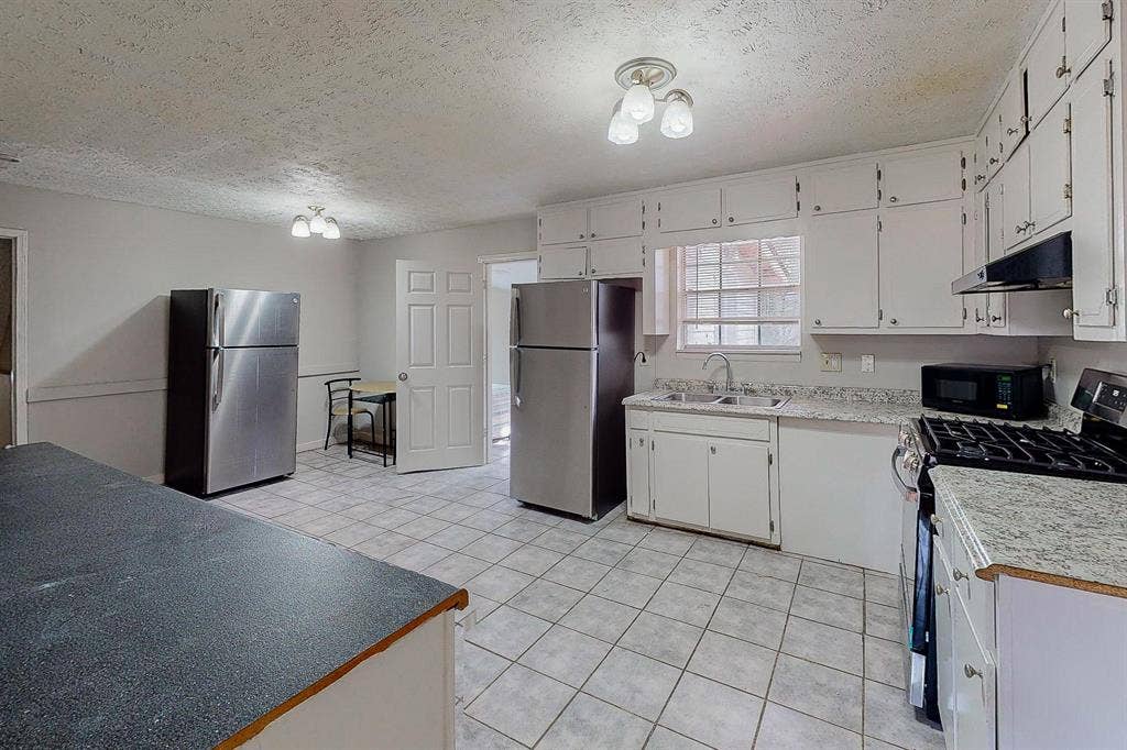 7 BR in Riverdale