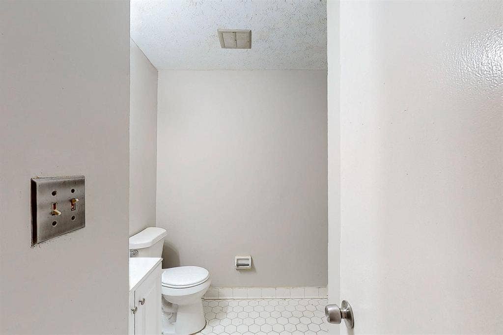 7 BR in Riverdale