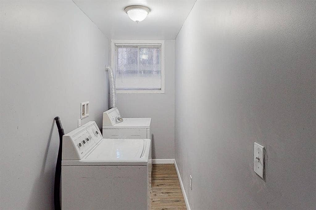9 BR in Forest Park