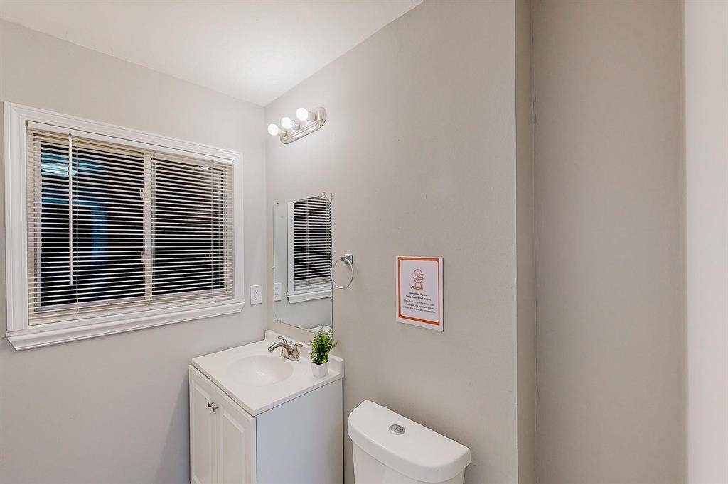 9 BR in Forest Park