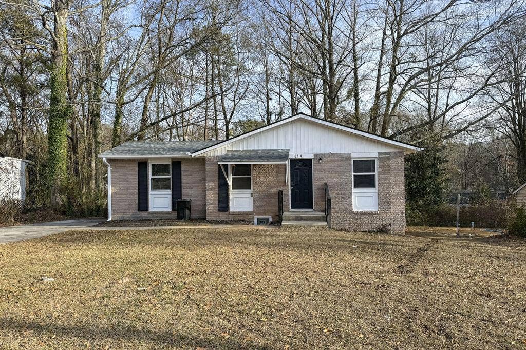 9 BR in Forest Park
