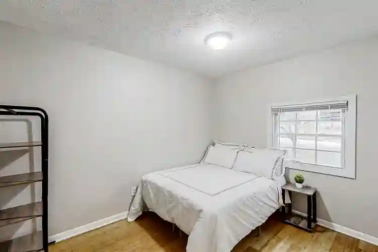 10 BR in Riverdale