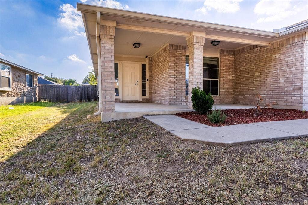 6 BR in Leander