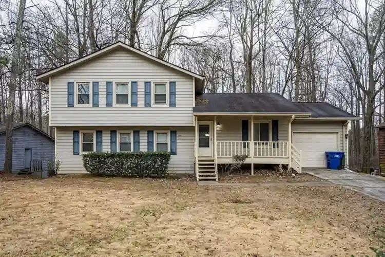 7 BR in Fairburn