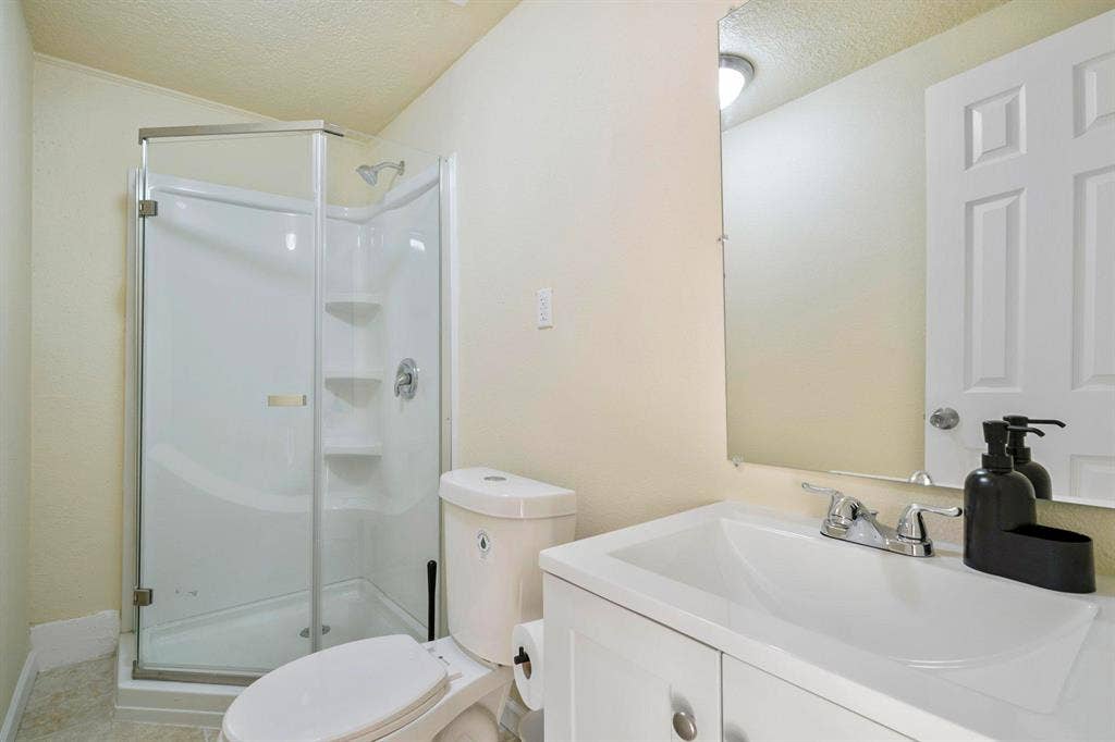 7 BR in Baytown