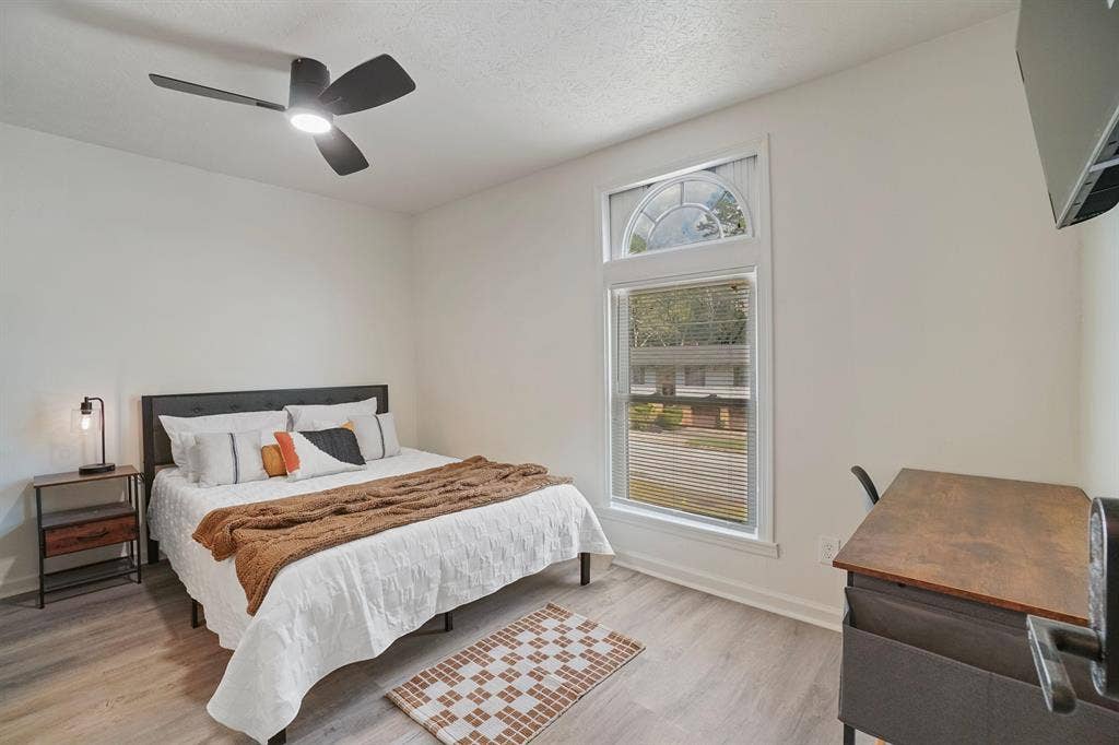 11 BR in Decatur