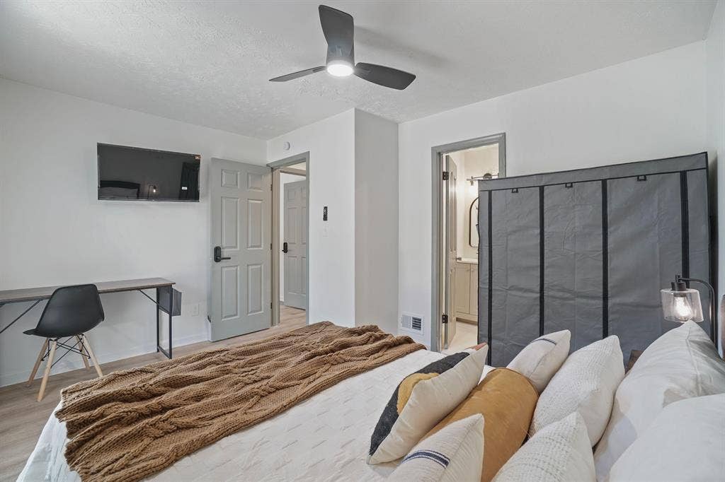 11 BR in Decatur