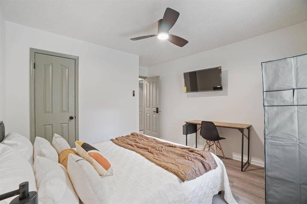 11 BR in Decatur