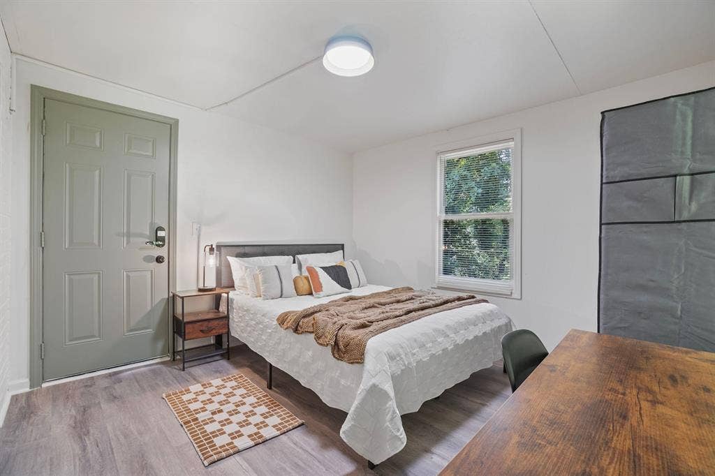 11 BR in Decatur