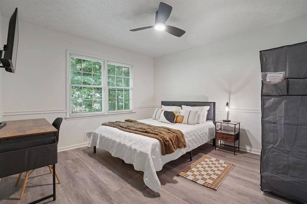 11 BR in Decatur