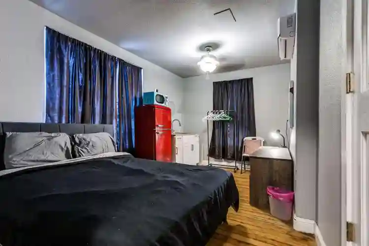 9 BR in Fort Worth