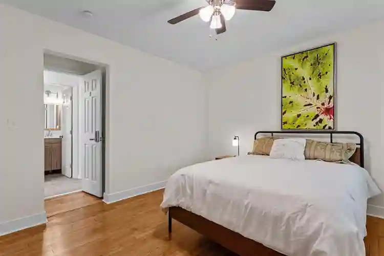 8 BR in Petersburg