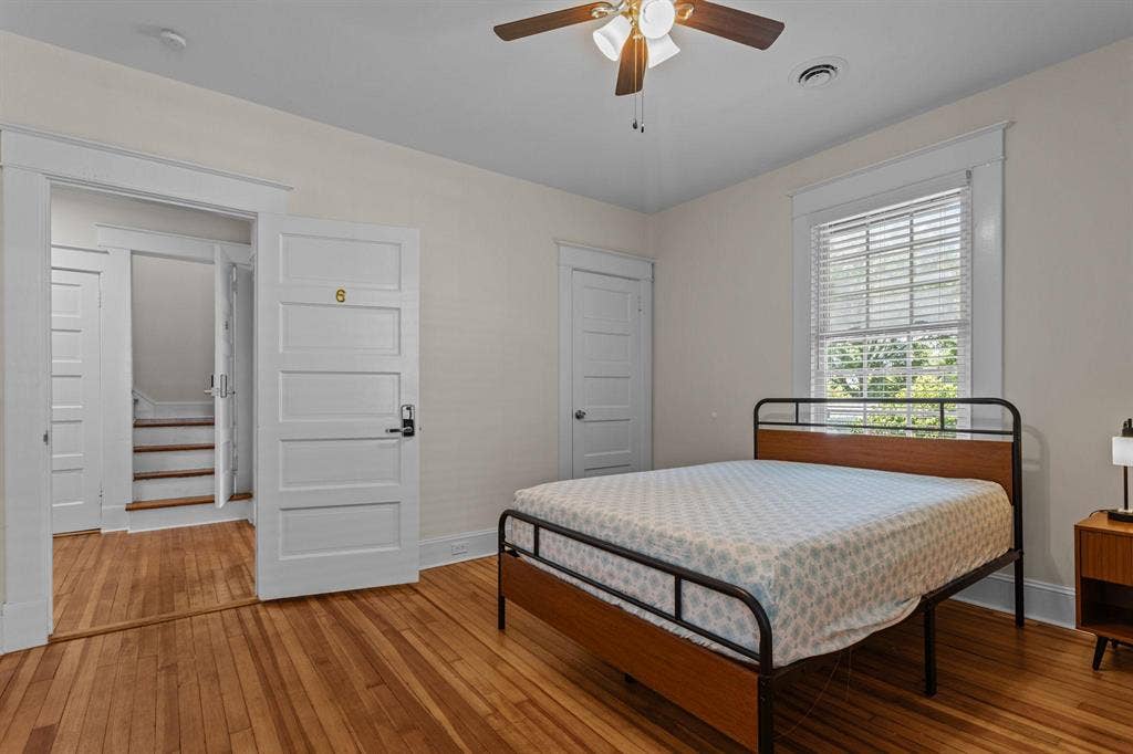 8 BR in Petersburg