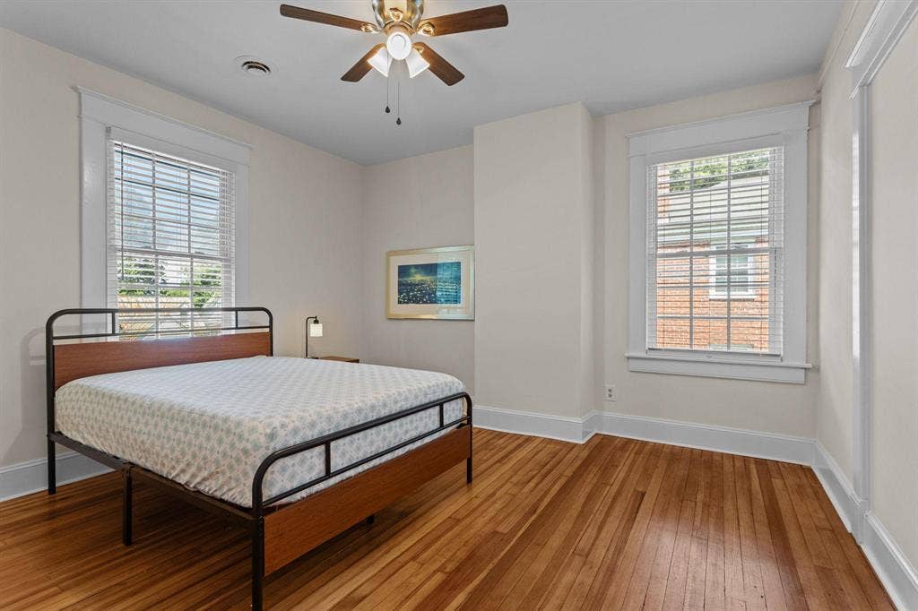 8 BR in Petersburg