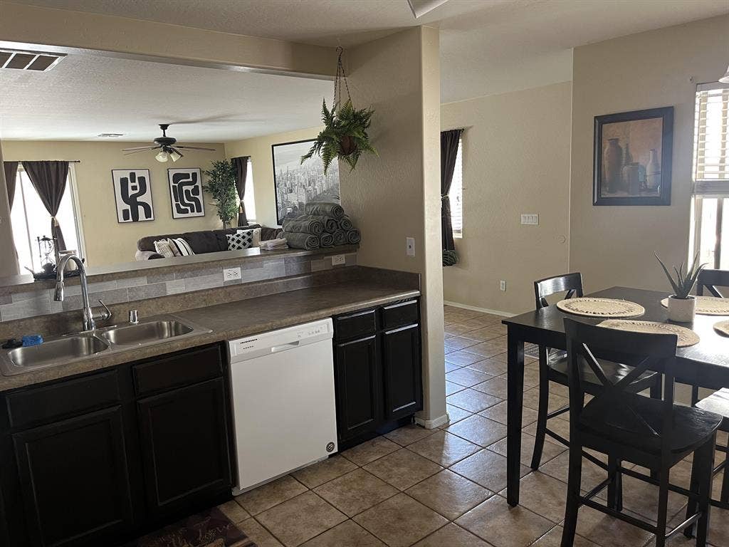 4 BR in Phoenix