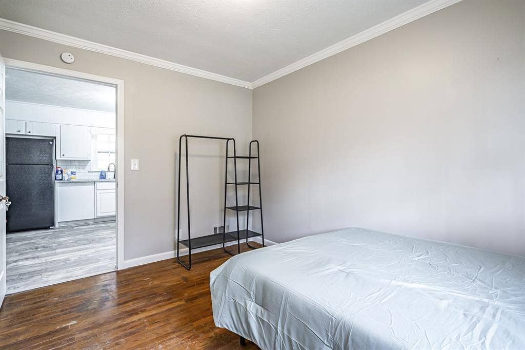 8 BR in Ellenwood