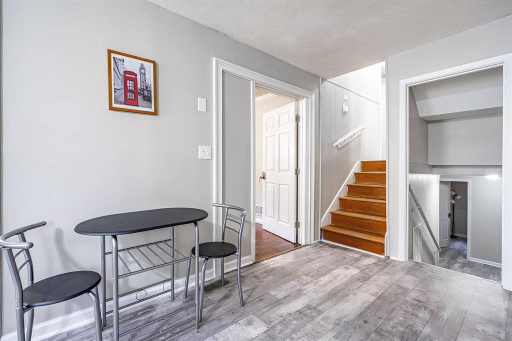 8 BR in Ellenwood