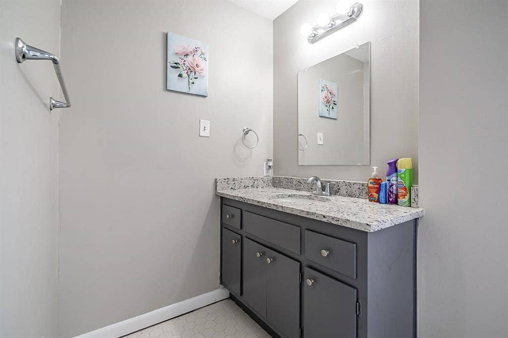 8 BR in Ellenwood