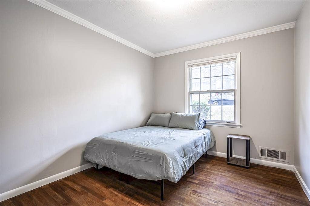 8 BR in Ellenwood