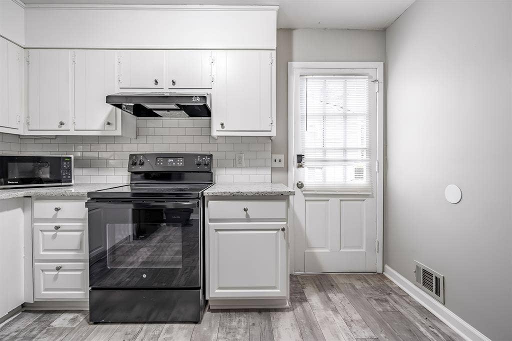 8 BR in Ellenwood