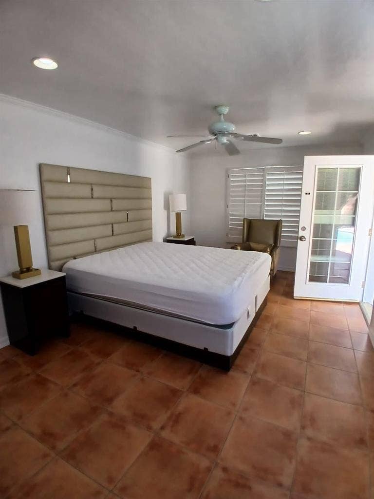 9 BR in Las Vegas
