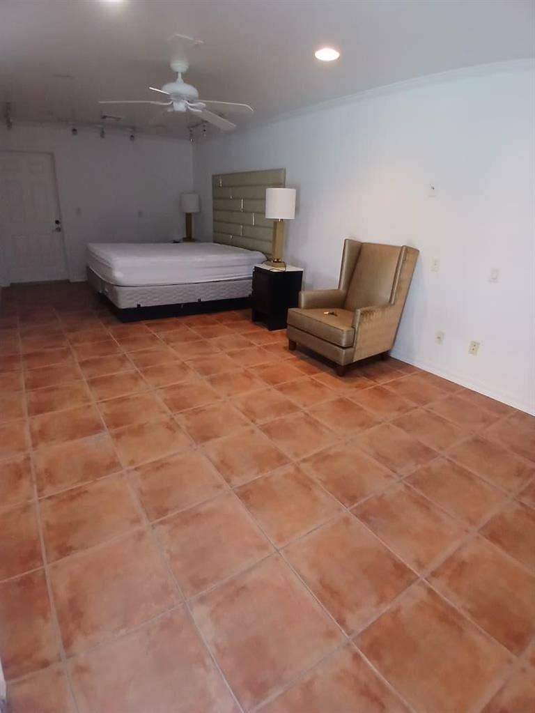 9 BR in Las Vegas