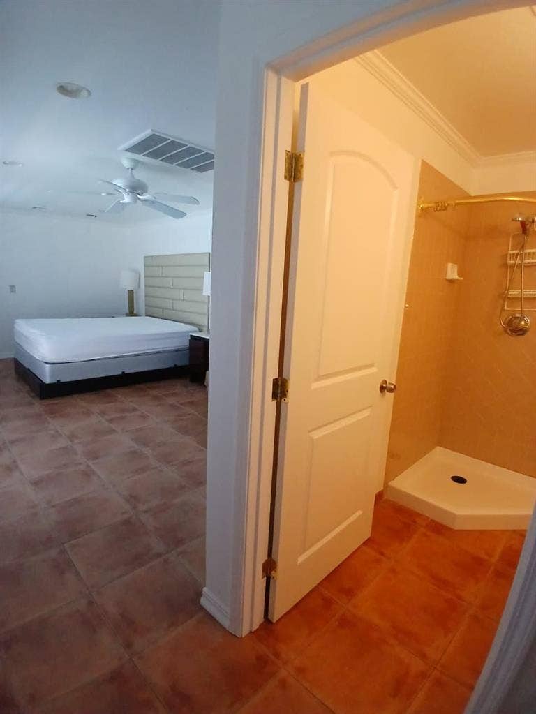9 BR in Las Vegas