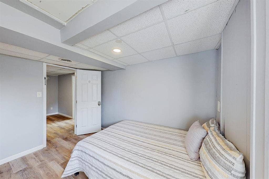 8 BR in College Park