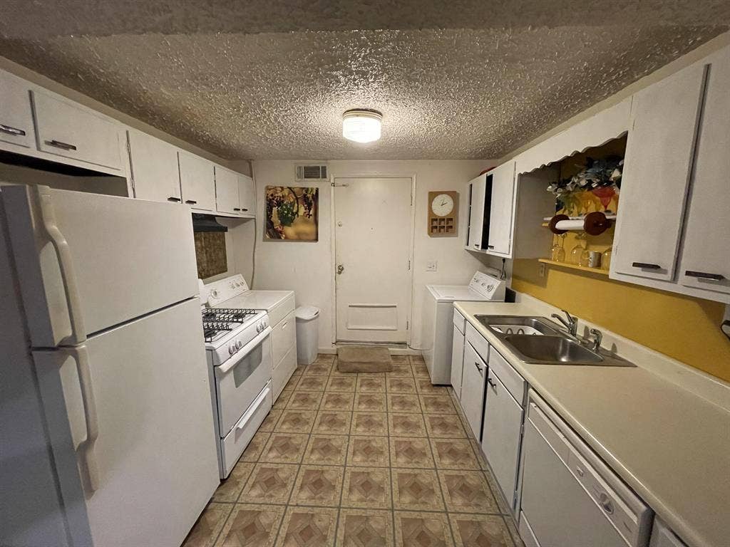 3 BR in Forest Park