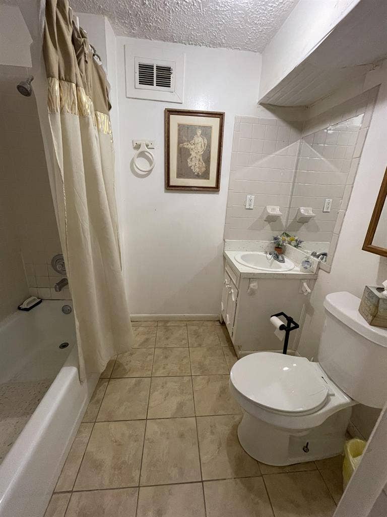 3 BR in Forest Park