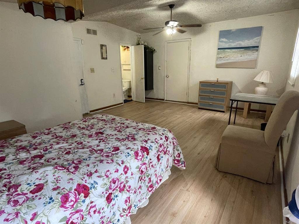 3 BR in Forest Park