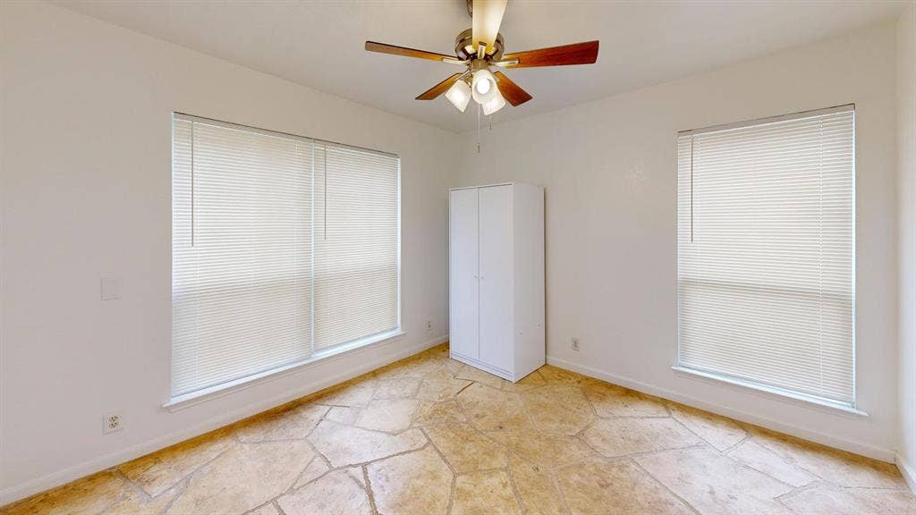 1 BR in Austin