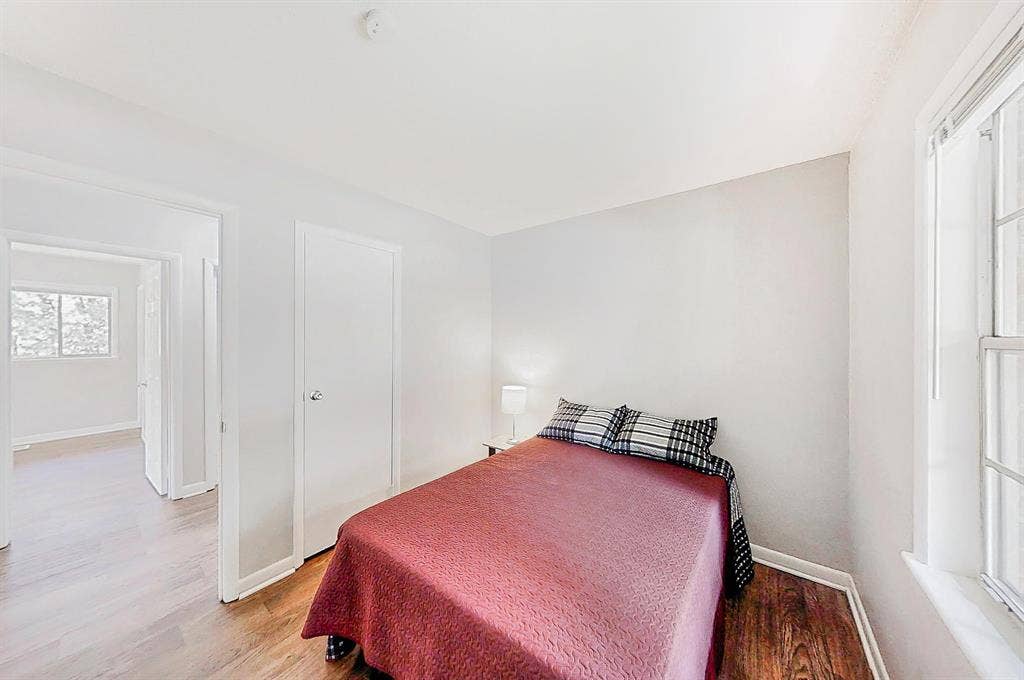 9 BR in Stone Mountain