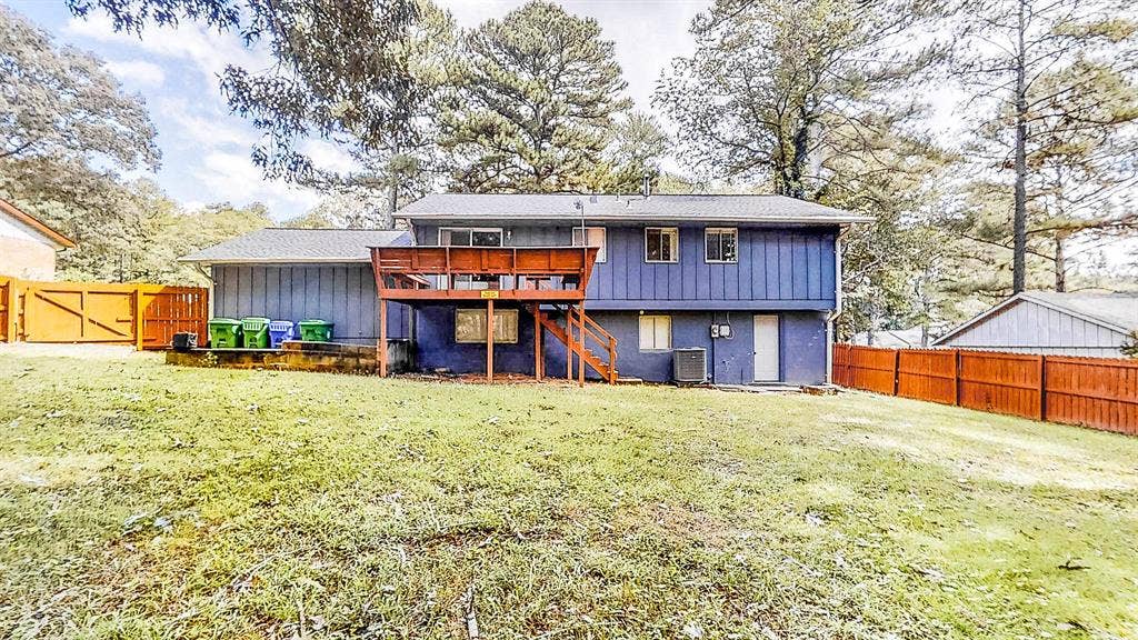 9 BR in Stone Mountain